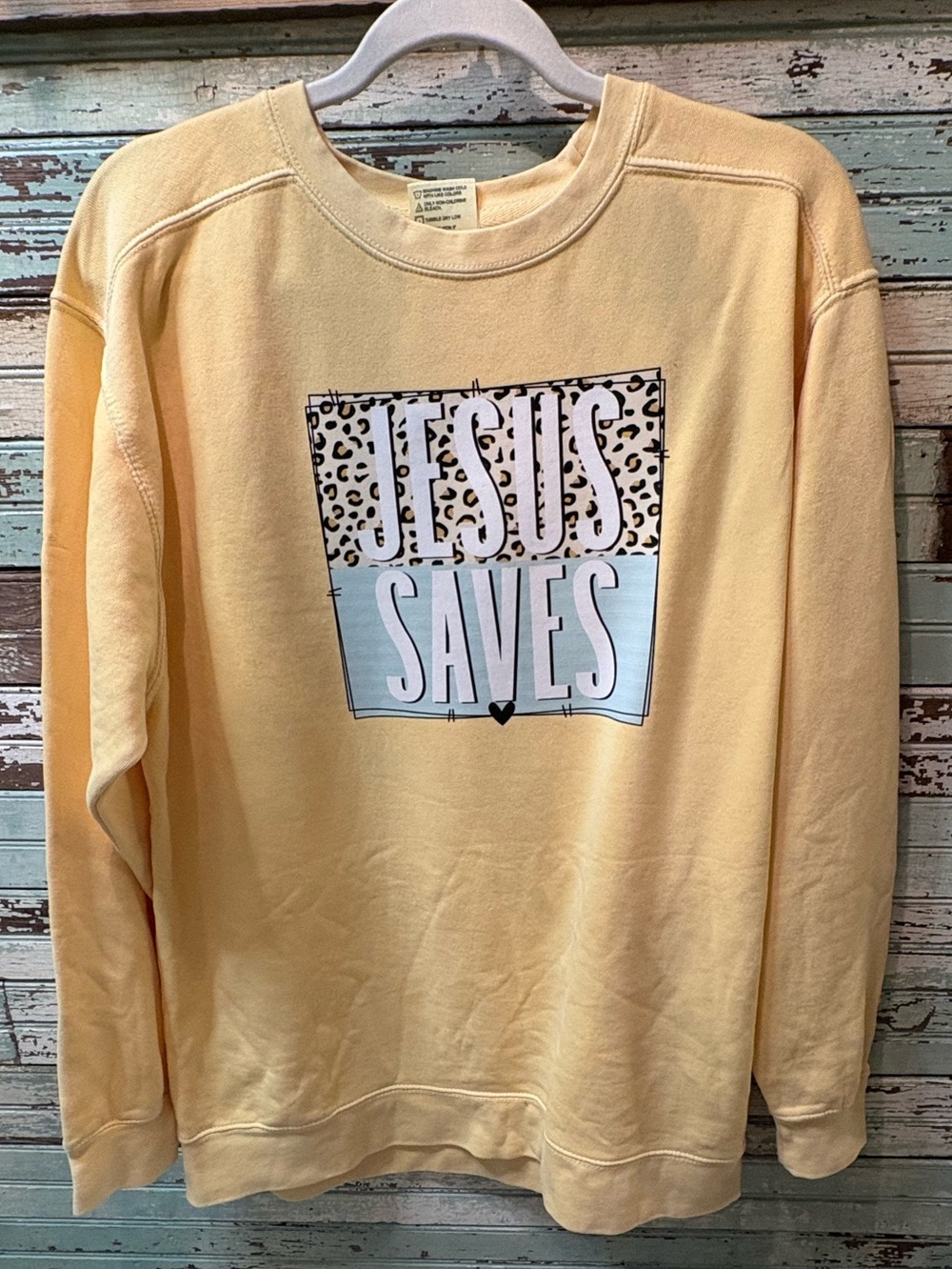 NWOT Comfort Colors Pale yellow Cheetah Crewneck Sweatshirt Jesus Saves Size Med
